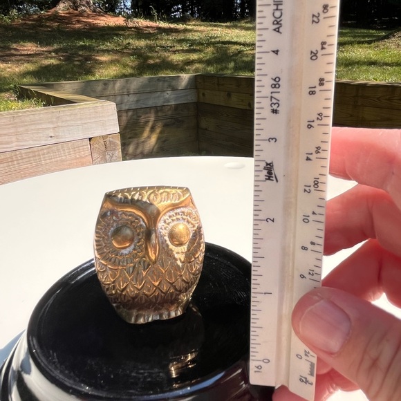 1970's Brass Owl Paperweight with some Patina 2" Tall Felt Bottom India - Picture 5 of 6